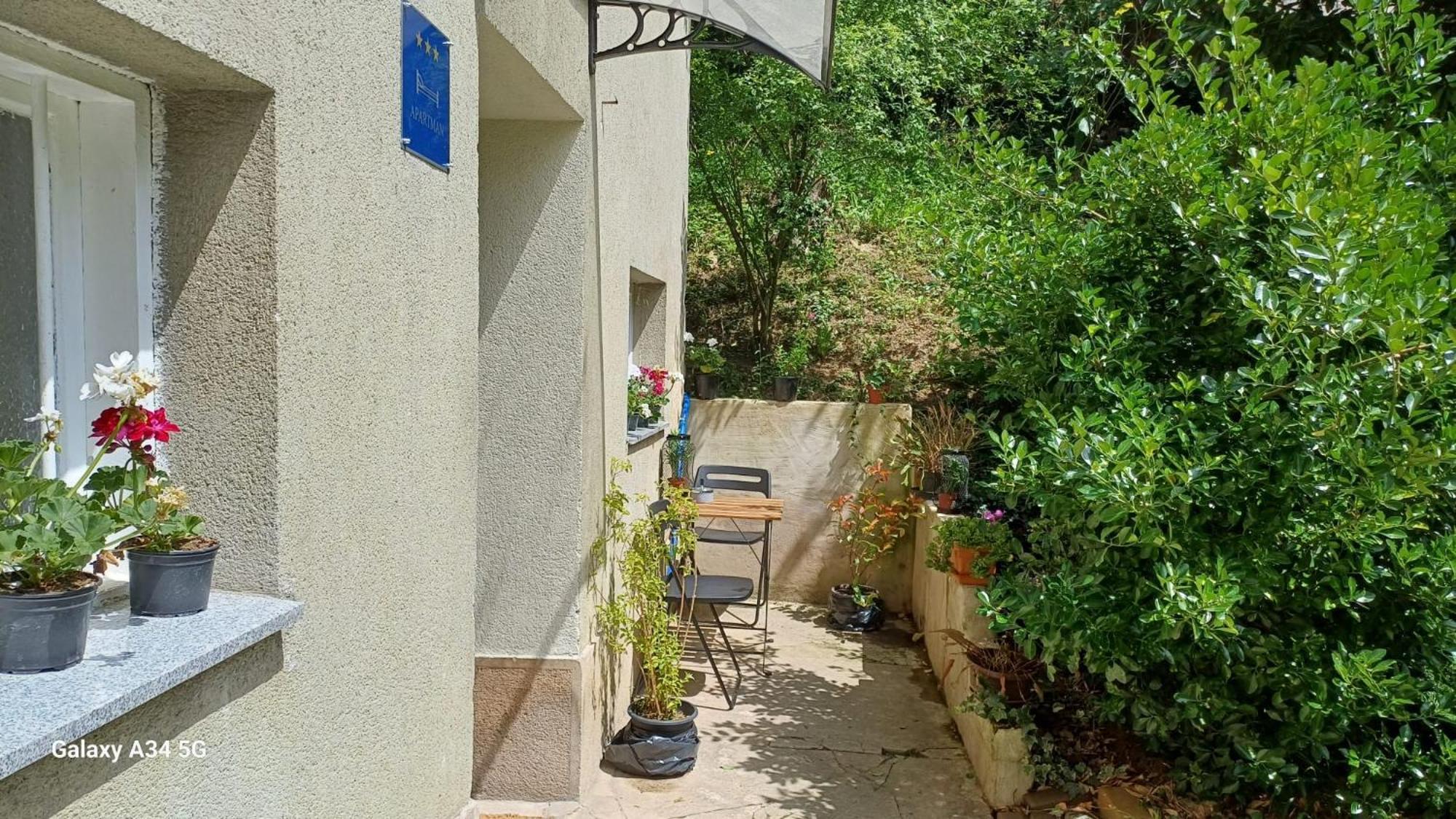 Garden View Apartamento *